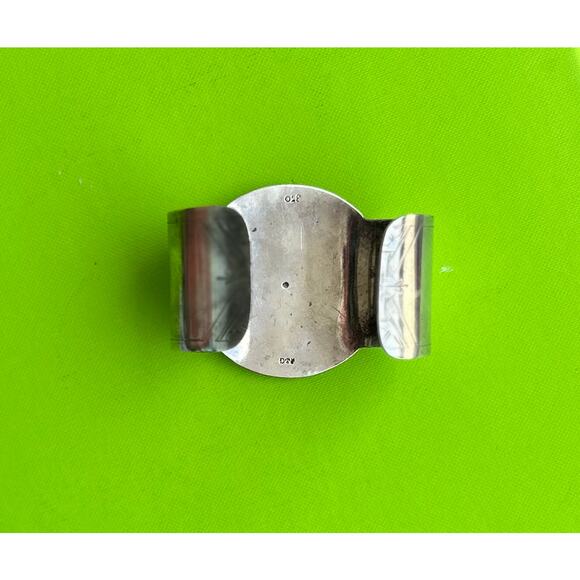 Vintage Renaissance Revival Engraved Silver Cuff Bracelet with Portrait - Picture 4 of 6